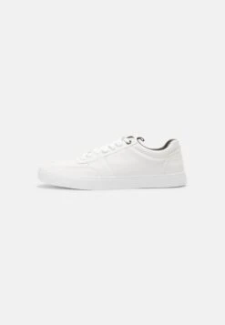 Pier One En Remise UNISEX – Baskets Basses Baskets & Sneakers Rond