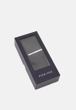 Pier One SET – Cravate Pas Cher Cravates Et Nœuds Papillon Couleur Unie Homme -Mode Vêtements Boutique b6f134e0211046c2b37e1bc8ea8571a9