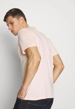 Qualité Absolue Pier One T-shirt Imprimé T-shirts Col Rond Homme -Mode Vêtements Boutique b74213fc251246028fcc7d616b3565de