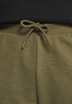 Pier One Un Tarif Préférentiel Pantalon De Survêtement Shorts Normale Homme -Mode Vêtements Boutique bbec59815d7c46e0a894af42847bd42a