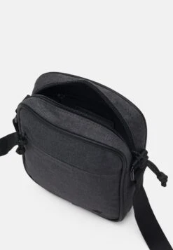 Pier One Meilleure Qualité Sac Bandoulière Sacs Compartiment Pour Téléphone Portable Homme -Mode Vêtements Boutique bd5623b76c41416f8de77bb4a004fb71