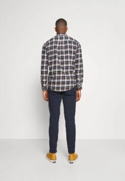 Pier One Chemise Prix Abordable Chemises Col à Boutons Homme 9 Pier One Chemise Prix Abordable Chemises Col à Boutons Homme -Mode Vêtements Boutique c2b78e4fde8840229734724424565470