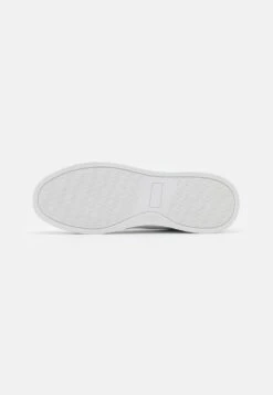 Pier One UNISEX – Baskets Basses Faible Prix Baskets & Sneakers Rond -Mode Vêtements Boutique c36d582ffee44d6ca3875c4607d01096