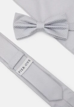 Excellente Qualité Pier One SET – Cravate Pochettes De Costume Couleur Unie Homme -Mode Vêtements Boutique c8758267d6084f1abf9d0af43a3a9765