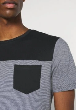 Pier One T-shirt Imprimé En Remise T-shirts Col Rond Homme 14 Pier One T-shirt Imprimé En Remise T-shirts Col Rond Homme -Mode Vêtements Boutique cd2fe2e4cb604e8b9c136b04b9adfca0