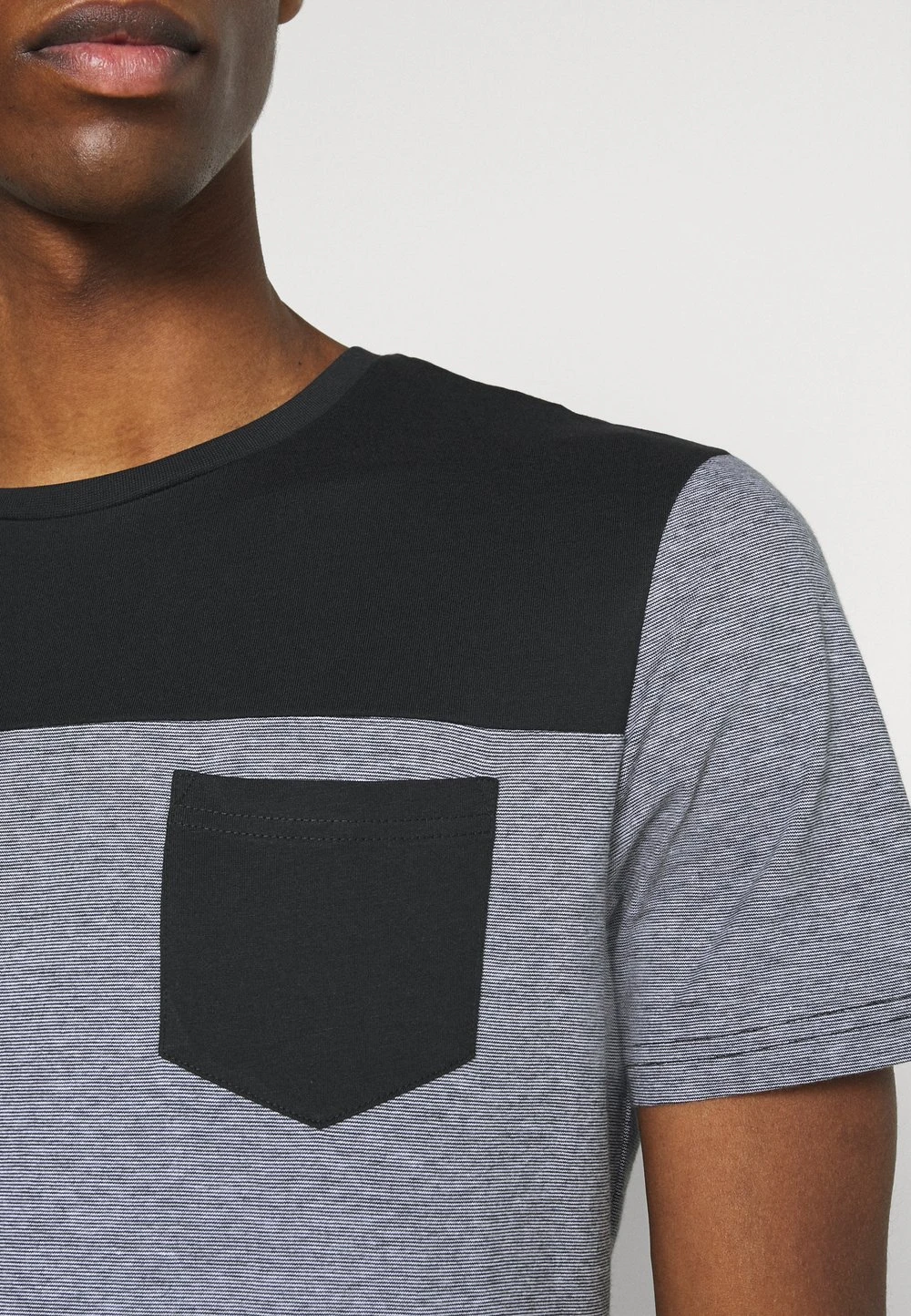 Pier One T-shirt Imprimé En Remise T-shirts Col Rond Homme 8 Pier One T-shirt Imprimé En Remise T-shirts Col Rond Homme – Image 6