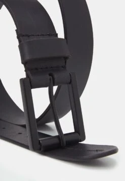 Pier One LEATHER – Ceinture Prix Ourlé Ceintures Boucle Ardillon Homme -Mode Vêtements Boutique d1354464c7ac46a486f685b26776c353