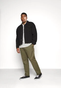 Prix Acceptable Pier One Polo T-shirts Col Polo Homme -Mode Vêtements Boutique d40ff20e01a44272bd1ba12c6b75e34a