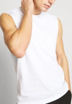 Pier One 3 PACK – T-shirt Basique Bonne Qualité T-shirts & Polos Col Rond Homme -Mode Vêtements Boutique ddc181212b114a928b8f59830838a329