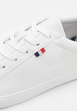 Pier One Prix Favorable UNISEX – Baskets Basses Baskets & Sneakers Rond -Mode Vêtements Boutique def1a1b8def040e8a2692faf3249e43e