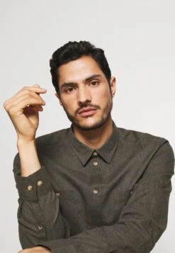 Pier One Promos Chemise Chemises Col Kent Homme -Mode Vêtements Boutique df4092980bbb453da88a404a57b4e69c