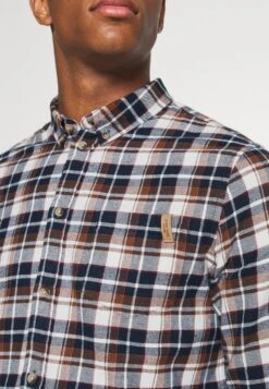 Pier One Chemise Prix Abordable Chemises Col à Boutons Homme 11 Pier One Chemise Prix Abordable Chemises Col à Boutons Homme -Mode Vêtements Boutique e02d17edc3de4a6598f6f1144569dc8a