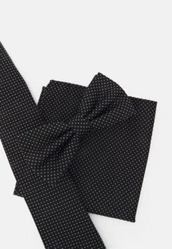 Bonne Qualité Pier One SET – Cravate Pochettes De Costume à Pois Homme -Mode Vêtements Boutique e13218515e65453e8a03c4f229dcc446