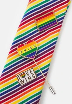 Prix Dégriffé Pier One PRIDE RAINBOW PINS SET – Cravate Cravates Et Nœuds Papillon Multicolore Homme -Mode Vêtements Boutique e1ab67e623df42319114c4c614c9166b