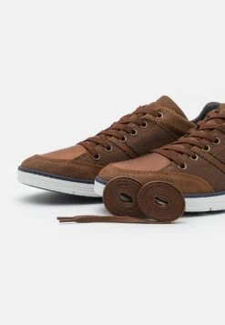 Pier One Discount En Ligne Baskets Basses Sneakers Rond Homme -Mode Vêtements Boutique e248a564971e4a56935ce8bb72b00d84