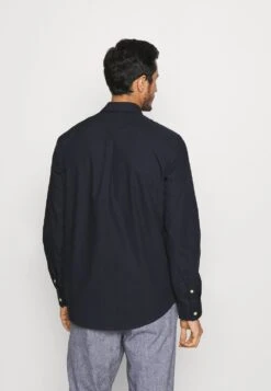 Pier One Chemise Bon Rapport Coût-Efficacité Chemises Col à Boutons Homme -Mode Vêtements Boutique e4cabe3368614ec7a759ad0e1216252e