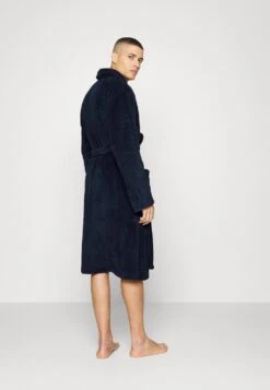 Pier One Peignoir En Promotion Sous-vêtements & Chaussettes Col Châle Homme 14 Pier One Peignoir En Promotion Sous-vêtements & Chaussettes Col Châle Homme -Mode Vêtements Boutique e6d292f95d1942d79abf589609f81831