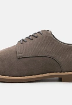 Prix Accessible Pier One Derbies Chaussures De Ville Rond Homme 16 Prix Accessible Pier One Derbies Chaussures De Ville Rond Homme -Mode Vêtements Boutique e7cc4dd12d694b1486a1af832c9d098a