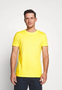 Qualité Fiable Pier One 3 PACK – T-shirt Basique T-shirts Col Rond Homme -Mode Vêtements Boutique e94cde4b0d0f4ddc806768b482f3d5d7