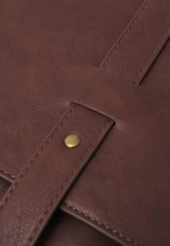 Pier One Prix Réduit Sac Bandoulière Sacs Compartiment Pour Téléphone Portable Unisex -Mode Vêtements Boutique ec2b819ef22944108a418f7909cfa2b6