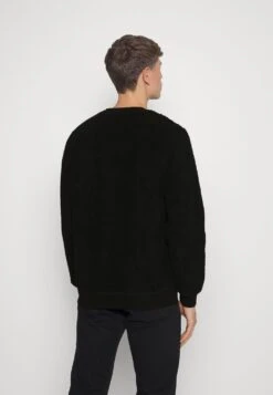 Prix De Rêve Pier One Sweat Polaire Sweats & Hoodies Col Rond Homme -Mode Vêtements Boutique ef410f4084fb4f02a92b5fba1f8de101