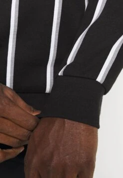 Qualité Garantie 100% Pier One Sweatshirt Sweats & Hoodies Col Rond Homme -Mode Vêtements Boutique f00388491d974073b8418b89b2039d13