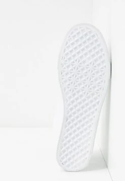 Pier One UNISEX – Baskets Basses Faible Prix Sneakers Rond -Mode Vêtements Boutique f00d610d7f414f1dafb367fbae3fa4b4