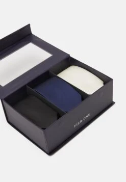 Pier One Qualité Garantie 3 PACK – Cravate Cravates Et Nœuds Papillon Couleur Unie Homme 9 Pier One Qualité Garantie 3 PACK – Cravate Cravates Et Nœuds Papillon Couleur Unie Homme -Mode Vêtements Boutique f1bc89ae43724d6ba9db3ef038500b4d