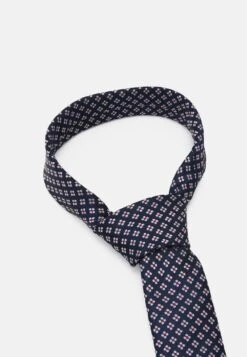 En Remise Pier One 2 PACK – Cravate Cravates Et Nœuds Papillon Rayures Homme -Mode Vêtements Boutique f27427d94f014b89a18f3dd0540a3939