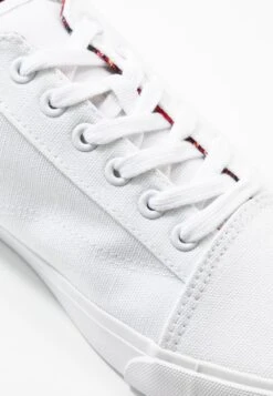 Pier One UNISEX – Baskets Basses Faible Prix Sneakers Rond -Mode Vêtements Boutique f33cb3fc6ede4fa98f75bce439acb81e