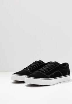 Pier One Baskets Basses Prix Affortable Sneakers Rond Homme 11 Pier One Baskets Basses Prix Affortable Sneakers Rond Homme -Mode Vêtements Boutique f7acdc20572e4b868116aaf4e00abd94