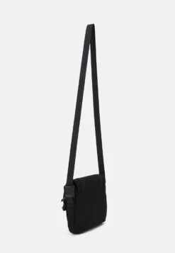 Prix Sacrifiés Pier One UNISEX – Sac Bandoulière Sacs Fermeture à Clip -Mode Vêtements Boutique fac653bc31b54ccdaed48f32db57742b