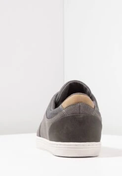 Prix Sympa Pier One Baskets Basses Sneakers Rond Homme 12 Prix Sympa Pier One Baskets Basses Sneakers Rond Homme -Mode Vêtements Boutique fb9662dc79d64aeda4c7ba8366cb5fe6